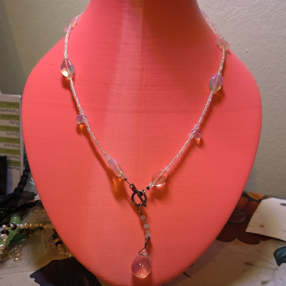 Elegant Opalescent Necklace